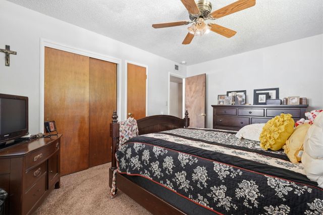 5308 E Mount Whitney Avenue, Laton, CA 93242