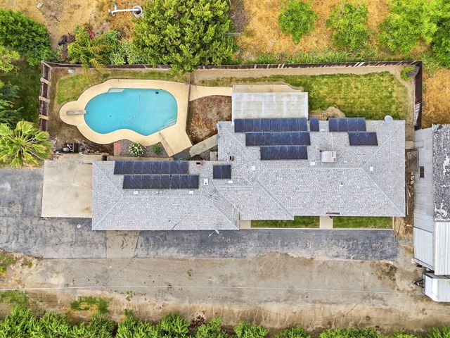 5308 E Mount Whitney Avenue, Laton, CA 93242