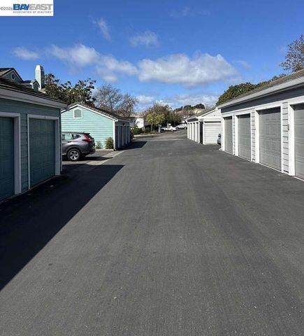 303 Dursey Dr, Pinole, CA 94564