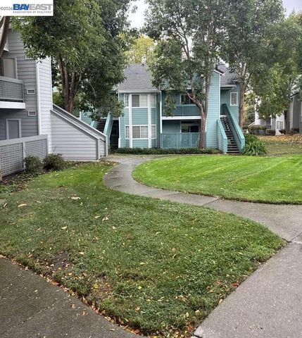 303 Dursey Dr, Pinole, CA 94564