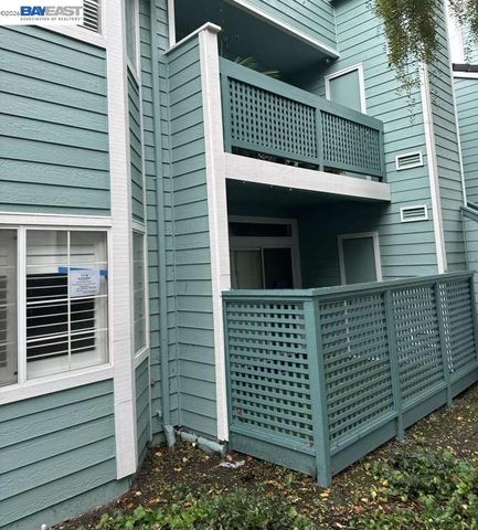 303 Dursey Dr, Pinole, CA 94564