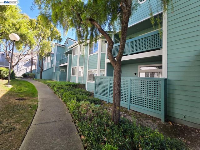 303 Dursey Dr, Pinole, CA 94564