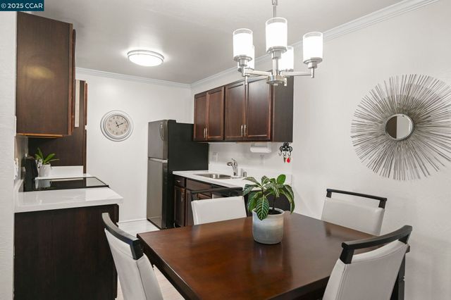 1411 Marchbanks Dr 2, Walnut Creek, CA 94598