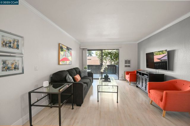 1411 Marchbanks Dr 2, Walnut Creek, CA 94598