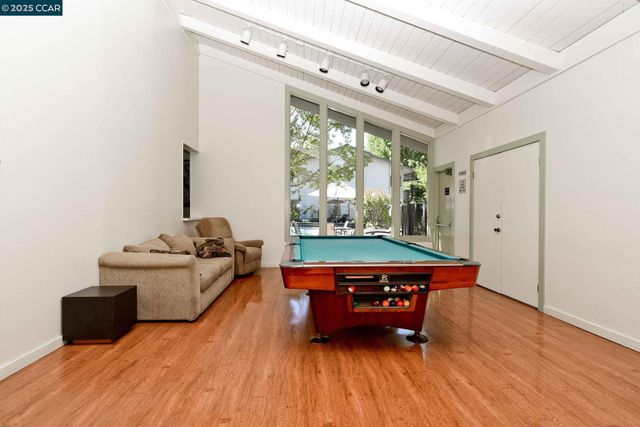 1411 Marchbanks Dr 2, Walnut Creek, CA 94598