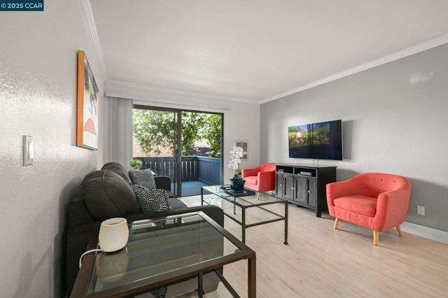 1411 Marchbanks Dr 2, Walnut Creek, CA 94598