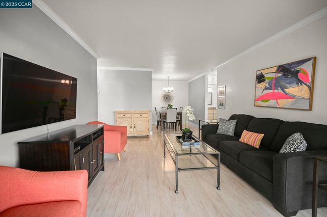 1411 Marchbanks Dr 2, Walnut Creek, CA 94598