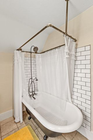 1028 E 38th Ave, Spokane, WA 99203