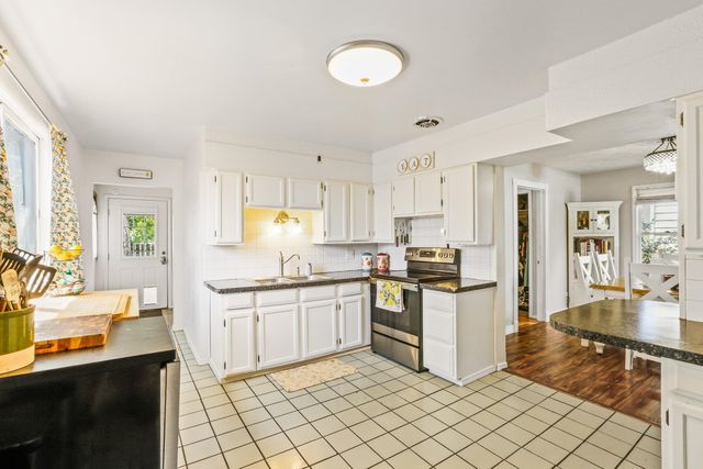 1028 E 38th Ave, Spokane, WA 99203