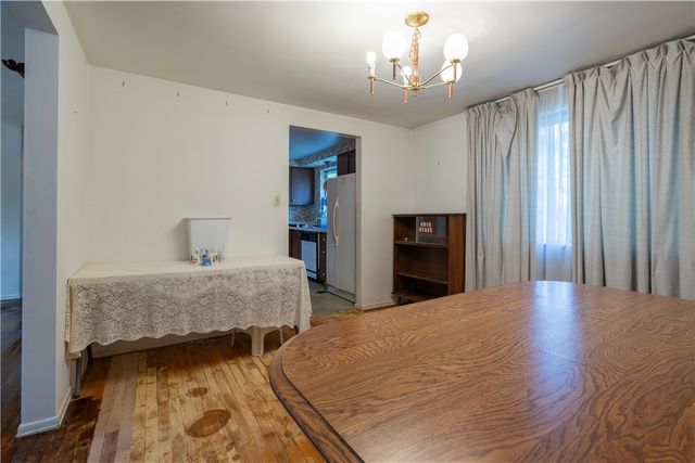 2501 College Park Rd, Shaler, PA 15101