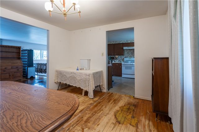2501 College Park Rd, Shaler, PA 15101
