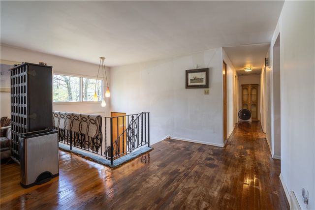 2501 College Park Rd, Shaler, PA 15101