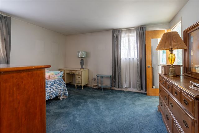 2501 College Park Rd, Shaler, PA 15101
