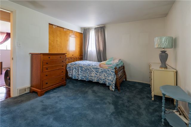 2501 College Park Rd, Shaler, PA 15101