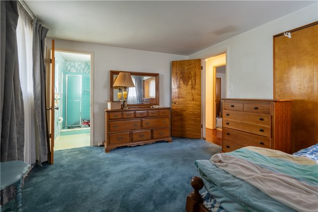 2501 College Park Rd, Shaler, PA 15101