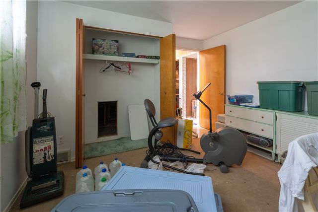 2501 College Park Rd, Shaler, PA 15101