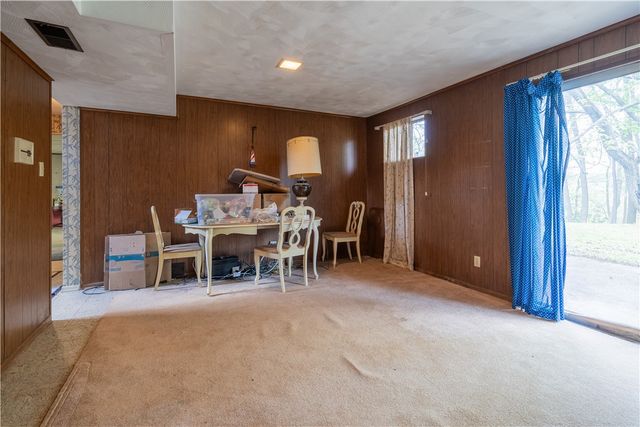 2501 College Park Rd, Shaler, PA 15101