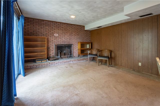 2501 College Park Rd, Shaler, PA 15101