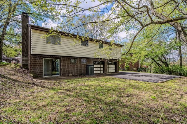 2501 College Park Rd, Shaler, PA 15101