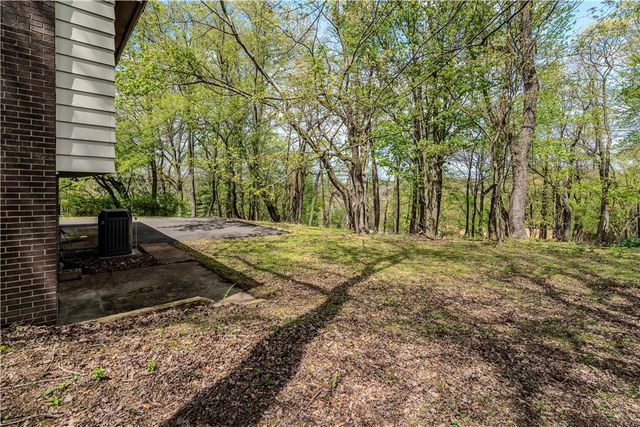 2501 College Park Rd, Shaler, PA 15101