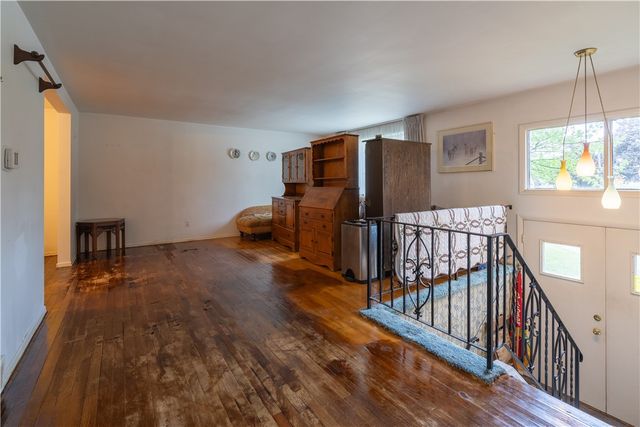 2501 College Park Rd, Shaler, PA 15101