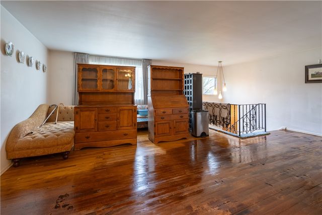 2501 College Park Rd, Shaler, PA 15101