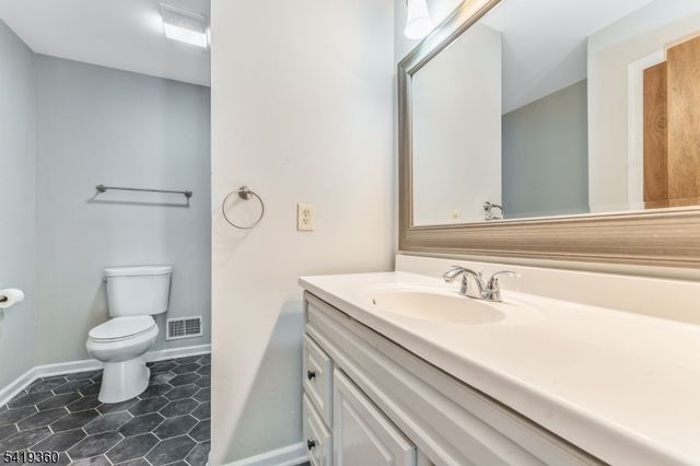 40 Thatcher Avenue, Franklin Twp., NJ 08886