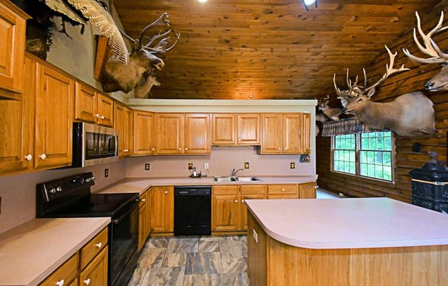 148 FREDERICKSVILLE RD, Mertztown, PA 19539