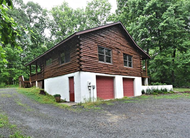 148 FREDERICKSVILLE RD, Mertztown, PA 19539