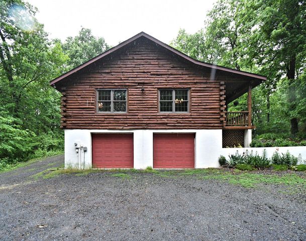 148 FREDERICKSVILLE RD, Mertztown, PA 19539