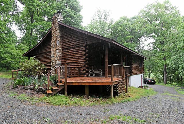 148 FREDERICKSVILLE RD, Mertztown, PA 19539