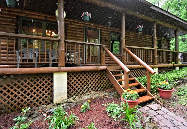 148 FREDERICKSVILLE RD, Mertztown, PA 19539