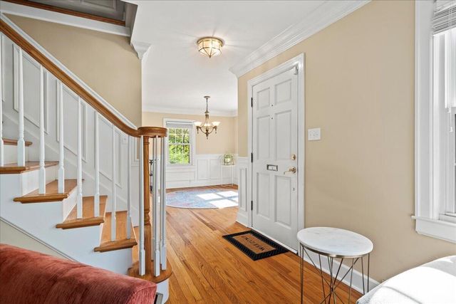 335 Queensway Drive, Lexington, KY 40502