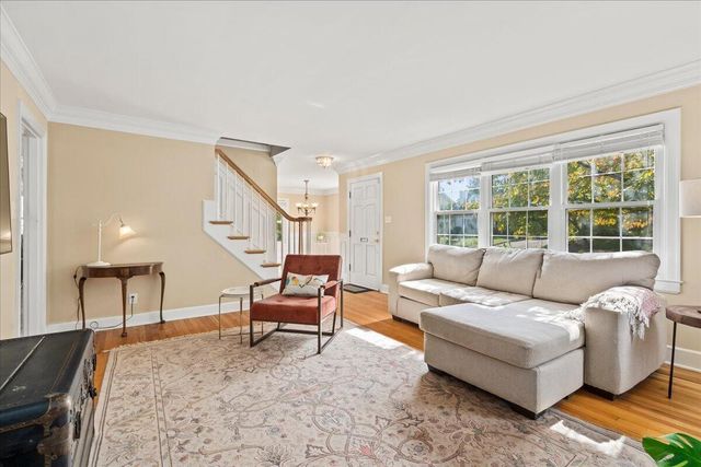 335 Queensway Drive, Lexington, KY 40502