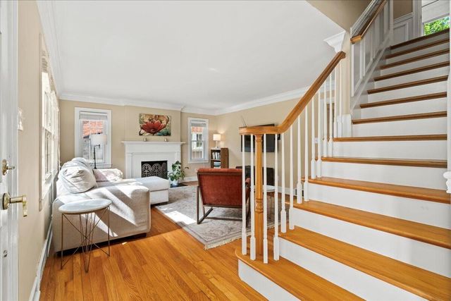 335 Queensway Drive, Lexington, KY 40502