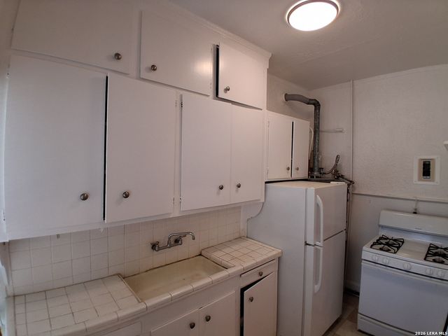 127 W Magnolia Ave Apt 3, San Antonio, TX 78212