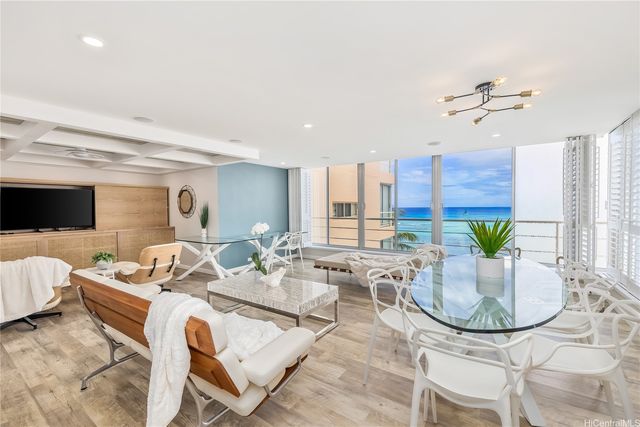 2979 Kalakaua Avenue 803, Honolulu, HI 96815