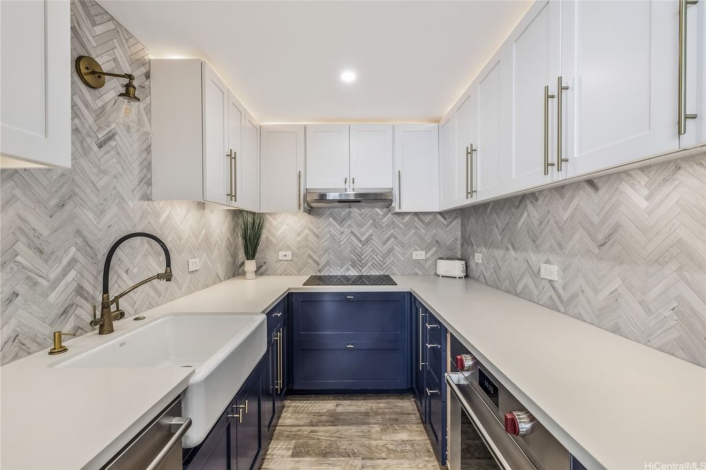 2979 Kalakaua Avenue 803, Honolulu, HI 96815