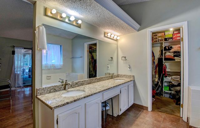 29 Lendl Loop, Little Rock, AR 72210