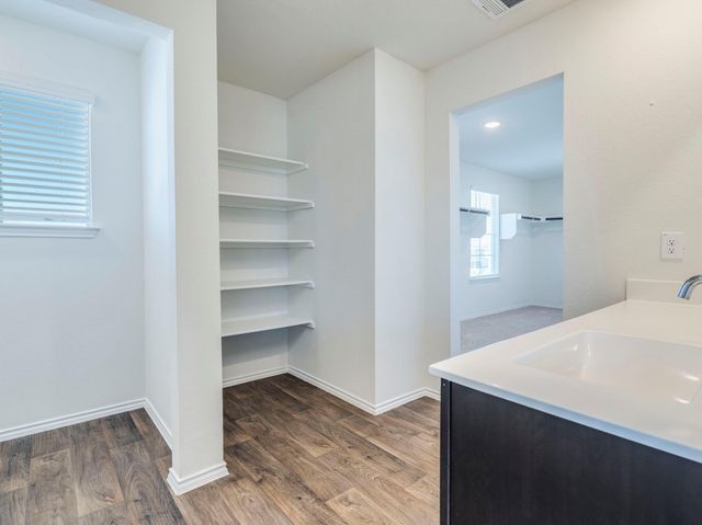 340 Andover LN, Kyle, TX 78640