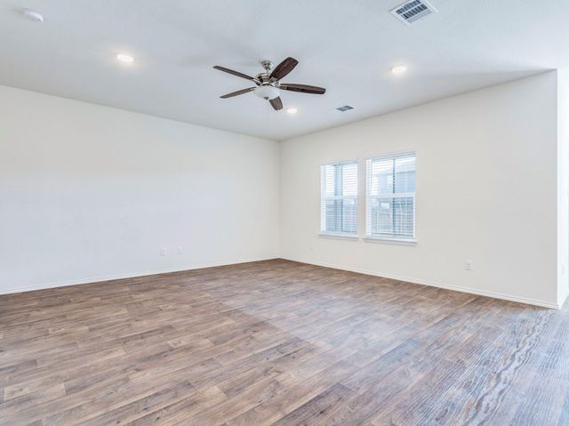 340 Andover LN, Kyle, TX 78640