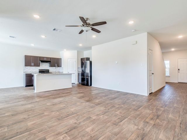 340 Andover LN, Kyle, TX 78640