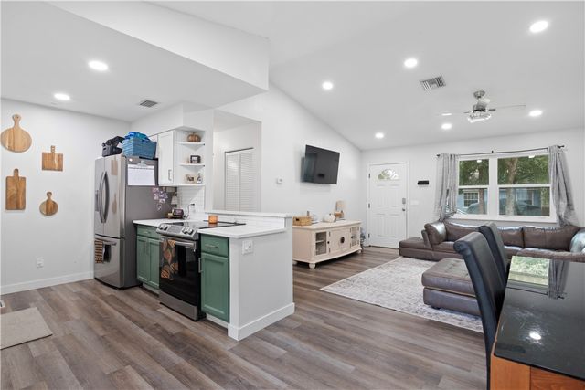 8775 24th Street, Vero Beach, FL 32966