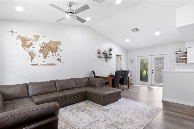 8775 24th Street, Vero Beach, FL 32966