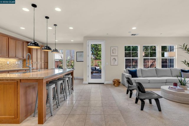 733 W Questa Trl, Mountain House, CA 95391