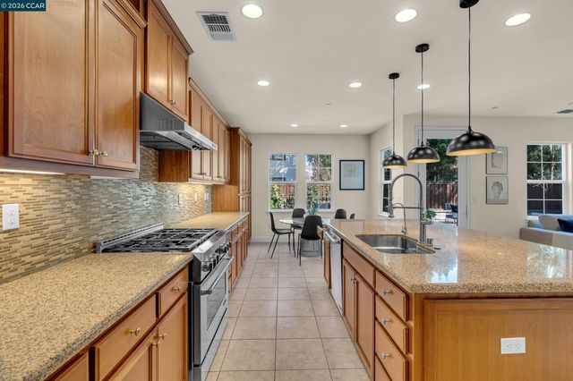 733 W Questa Trl, Mountain House, CA 95391