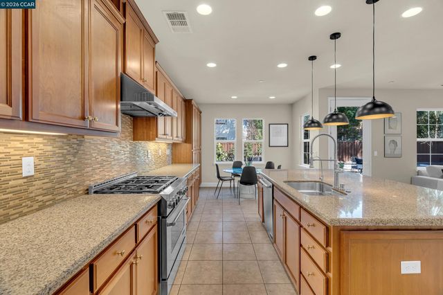 733 W Questa Trl, Mountain House, CA 95391