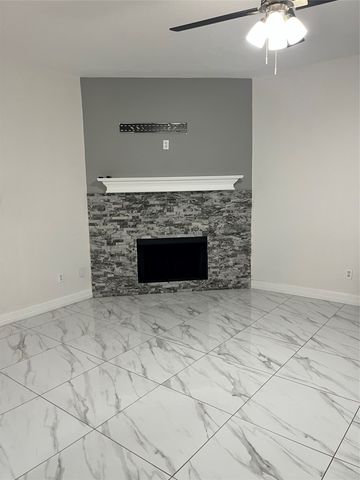 7504 Marsland Lane, Arlington, TX 76001