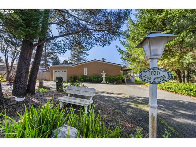 1030 JUNE Ave, Bandon, OR 97411