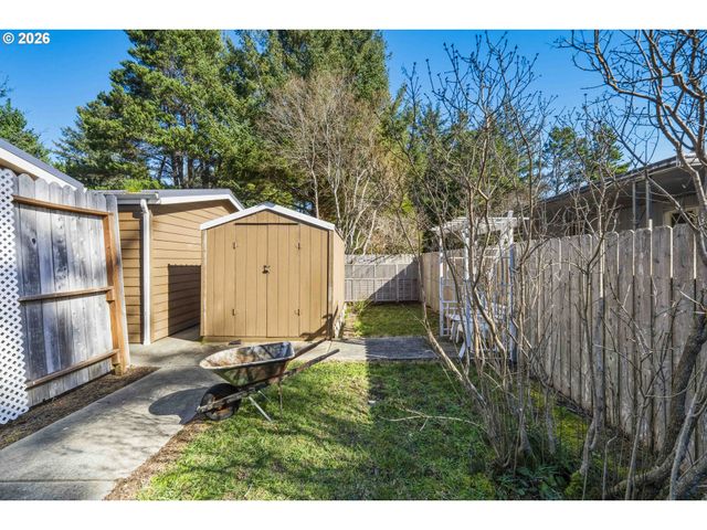 1030 JUNE Ave, Bandon, OR 97411